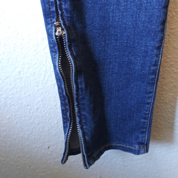 L'AGENCE Chanelle Mid Rise 29" Jeans - Picture 4 of 6